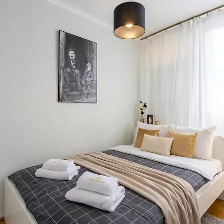 Apartment Golden Apartments- Great Location-city Center - Zelazna Warschau