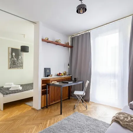 Golden Apartments- Great Location-city Center - Zelazna Warszawa