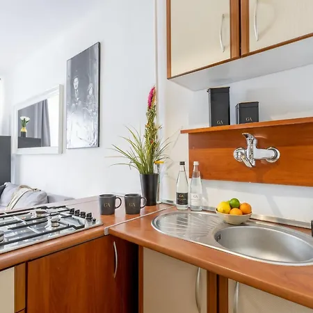 Golden Apartments- Great Location-city Center - Zelazna *