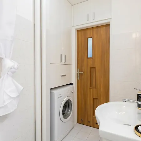 Golden Apartments- Great Location-city Center - Zelazna * Warszawa